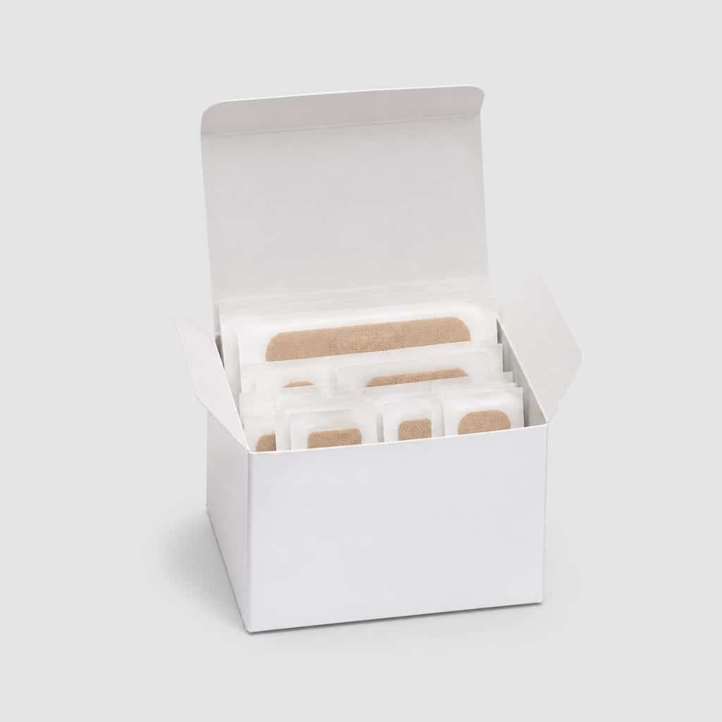 Boîte ouverte de pansements stériles assortis, 20 unités
